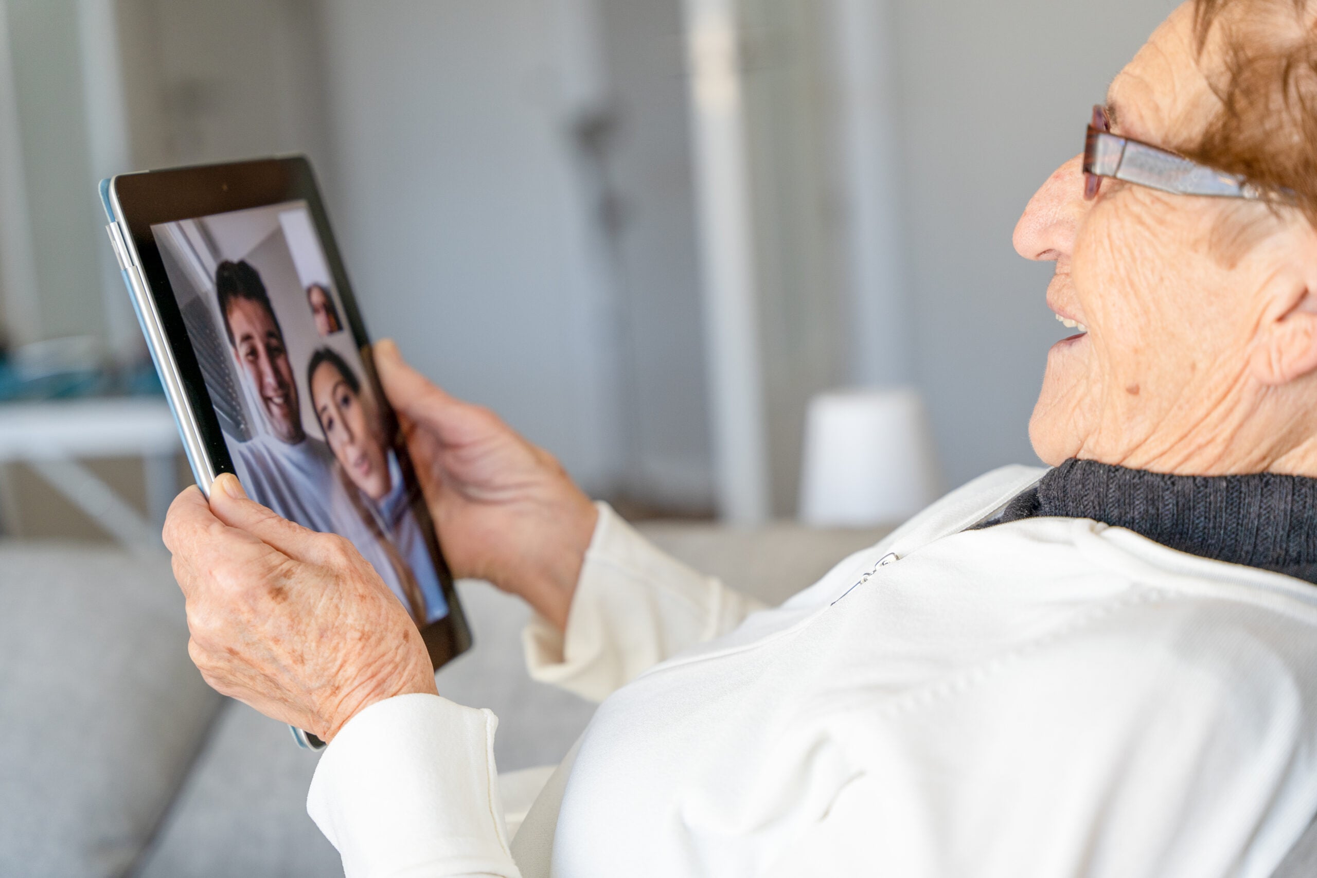 the-5-ws-of-long-distance-caregiving-support-guide